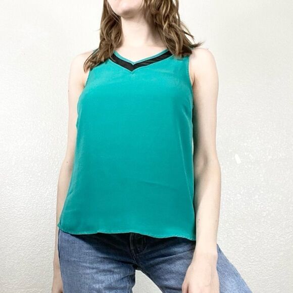 41 Hawthorn Green Sleeveless V Neck Blouse - Picture 1 of 8